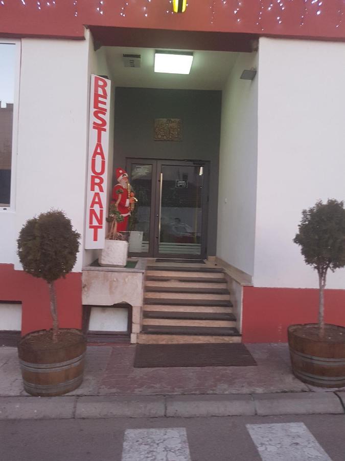 Hotel Sax Balkan ดิมิโตรฟกราด ภายนอก รูปภาพ