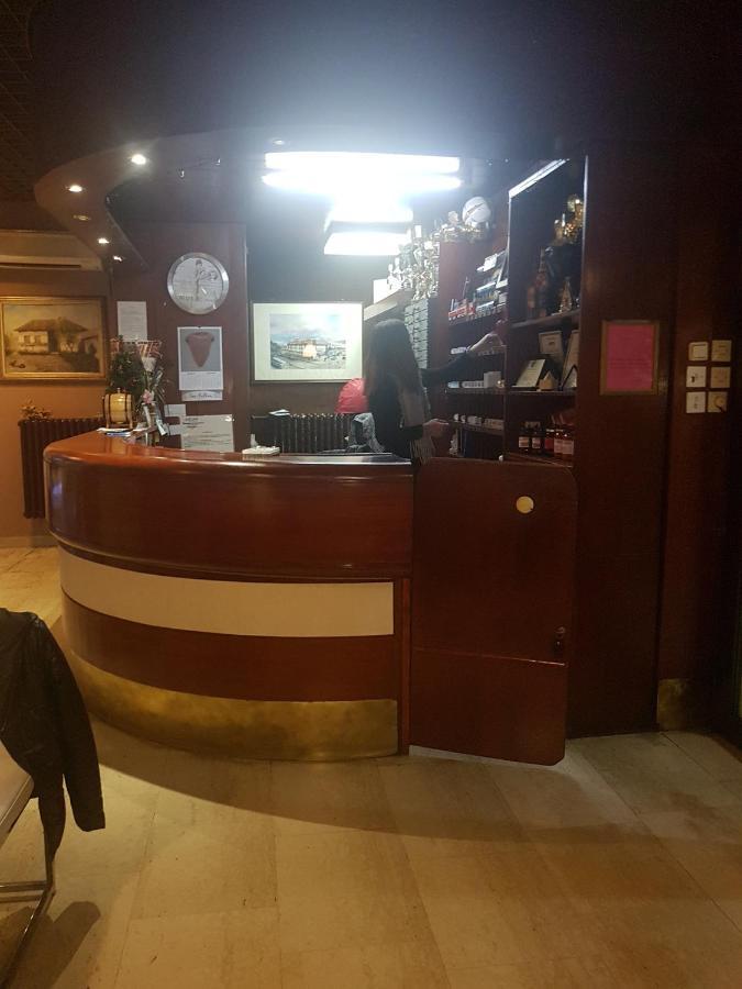 Hotel Sax Balkan ดิมิโตรฟกราด ภายนอก รูปภาพ